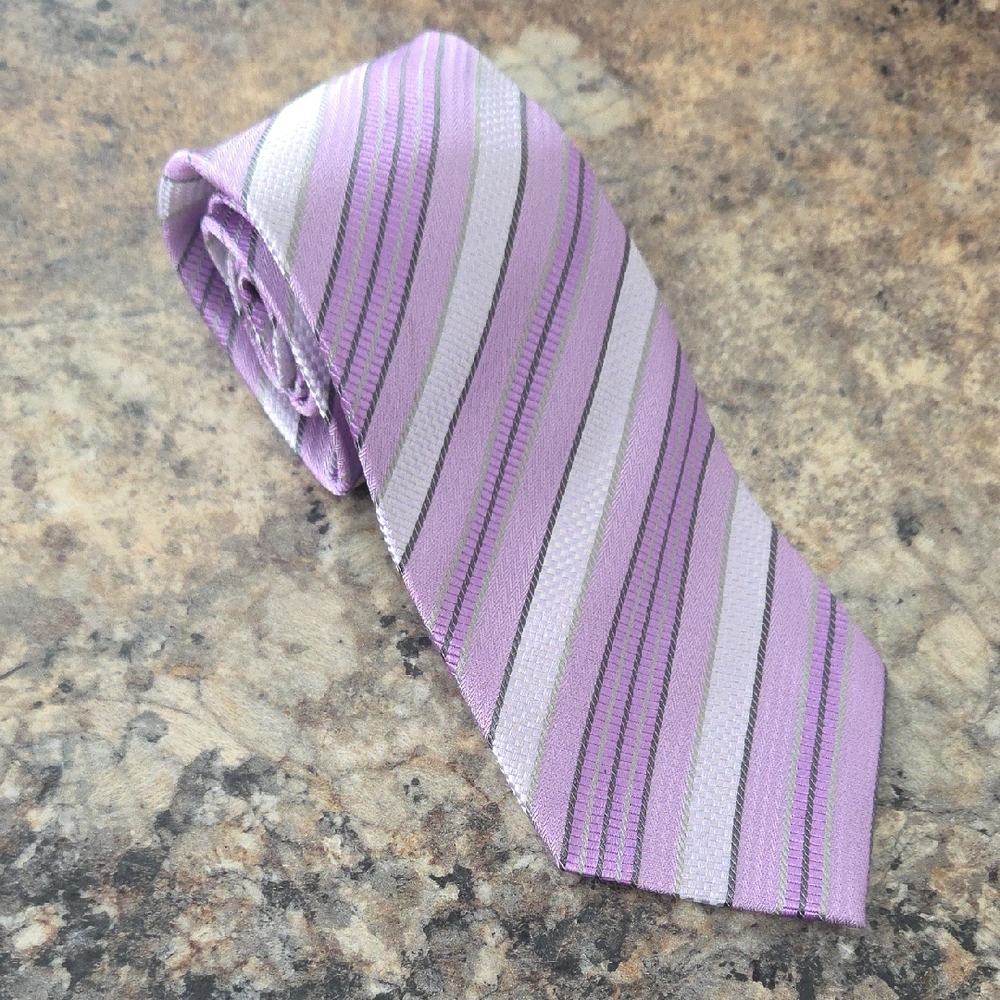 Silk Mundo Uomo‎ Sophisticated Lavender Striped Men's Tie
